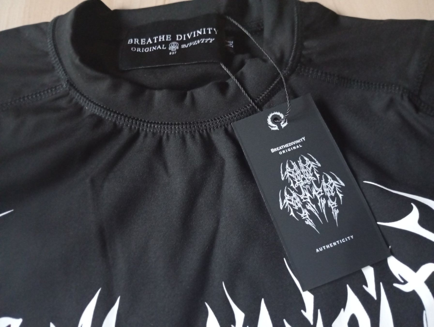 T-shirt: Original Breathe Divinity T-Shirt / M – Usato da Bassersdorf venduto da kira.grossmann 1