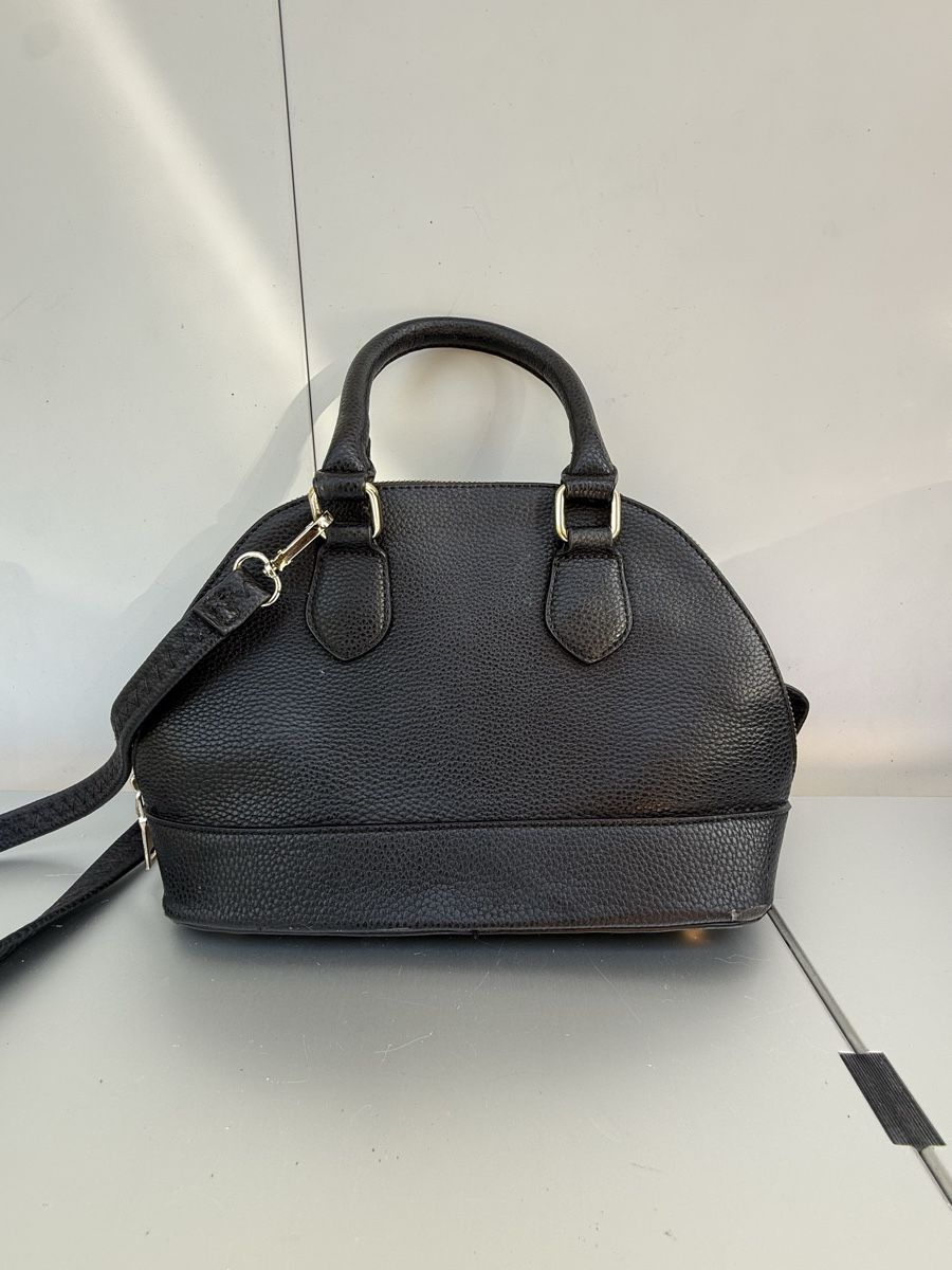 Taschen für Damen: Handbag black dome shape with studs used condition – Gebraucht aus Liebefeld von Khampa