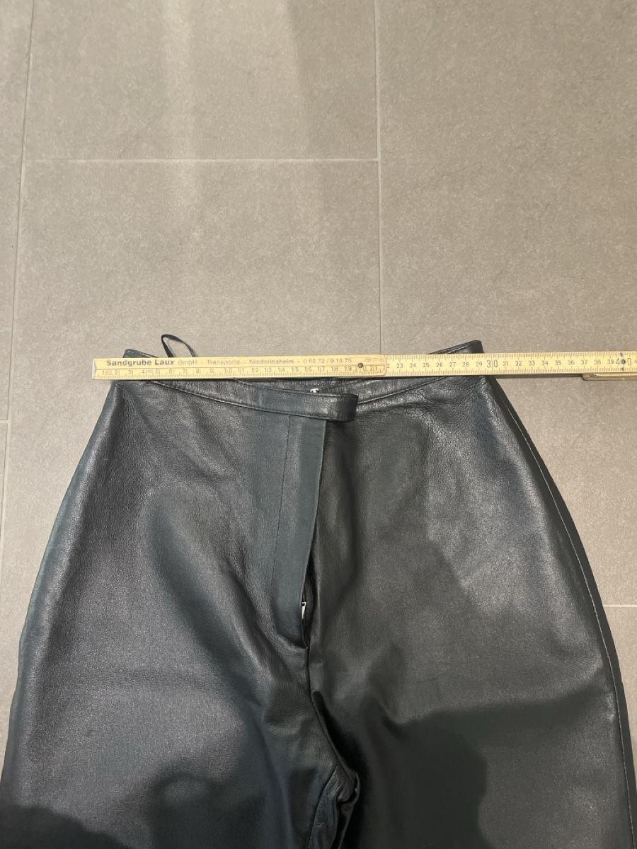 Pantaloni: Schwarze straight fit Lederhose 100% – Nuovo (secondo la descrizione) da Brugg AG venduto da ine_sl8m 1