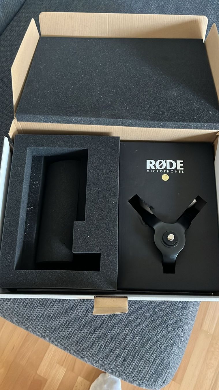 Røde Microfoni: Rode NT-USB Mikrofon + Mikrofonarm – Usato da St. Gallen venduto da Baao 4