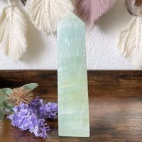 ✲ Pistazien Calcit Turm ✲200g/124mmPistachio Calcite Obelisk
