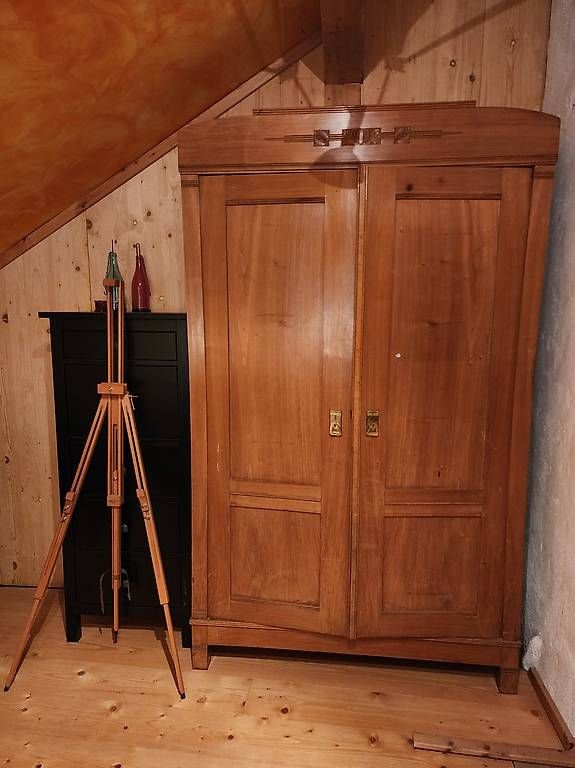 Divani: Zwei Sofas und ein Schrank gratis abzugeben  – Usato da Wallisellen venduto da moniblum99 2
