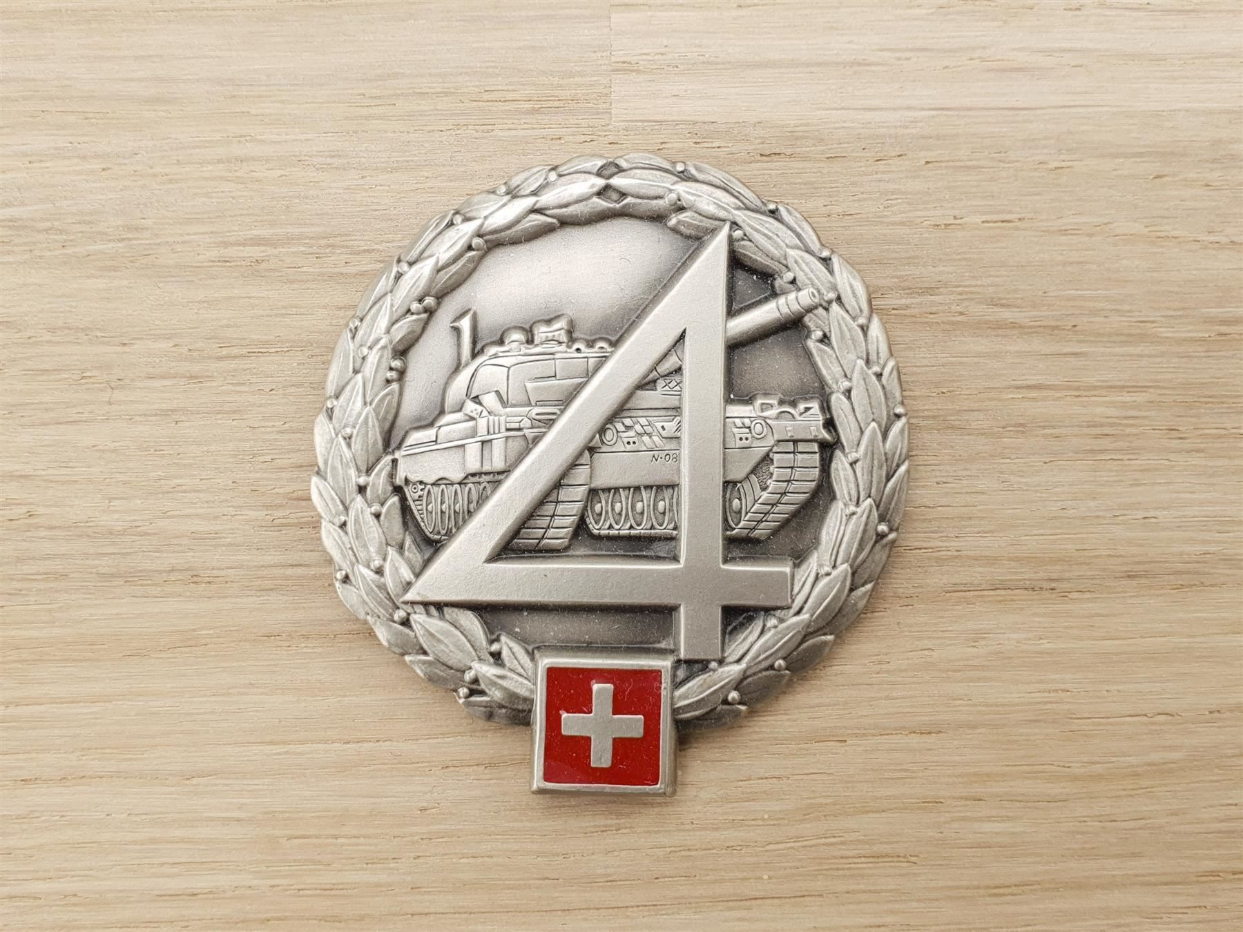 Schweizer Armee Uniformen: Béret Emblem Mechanisierte Division 4/ Panzerbrigade 4 – Gebraucht aus Erlinsbach von S700
