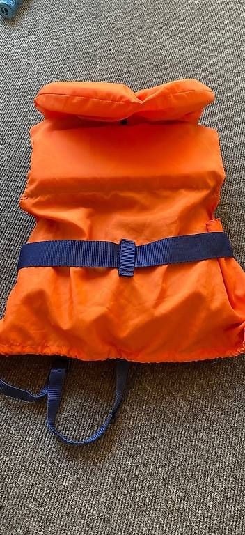 Schwimmwesten: Schwimmweste 20-30 kg – Gebraucht aus Mühledorf BE von freiburghaus.esther 1