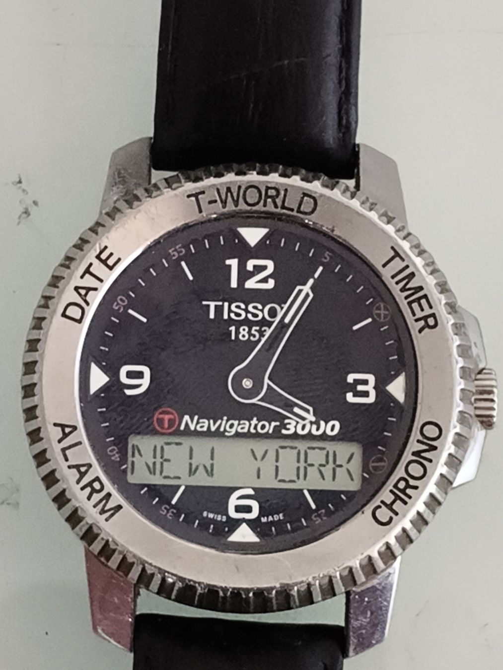 Tissot Montres: Tissot Navigator3000, Quarzuhr, läuft – D'occasion à Glattbrugg par tarnkappenbomber