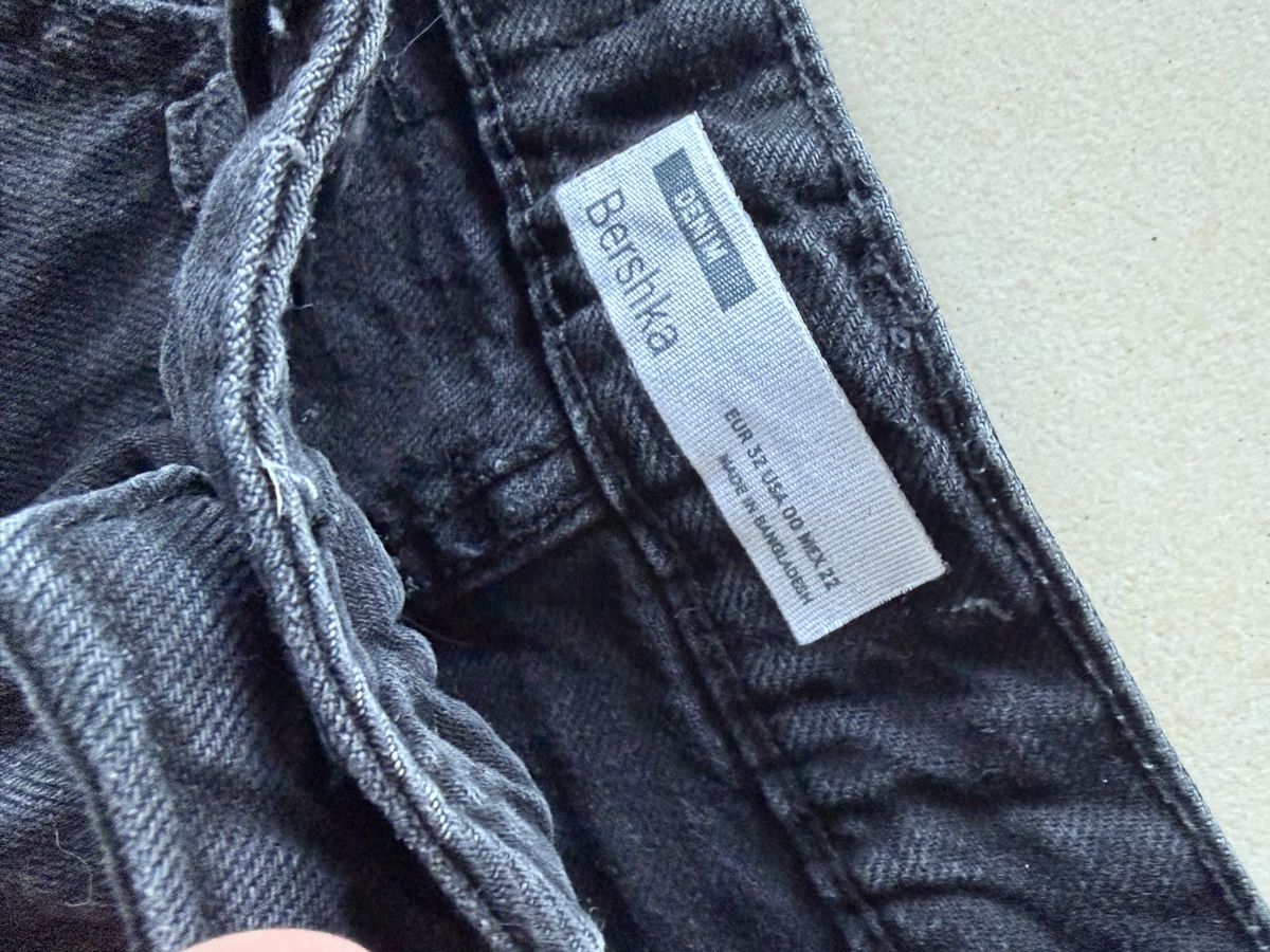 Bershka Jeans: Short jeans noir Bershka taille 32 – Usato da Vouvry venduto da Prune-el 2