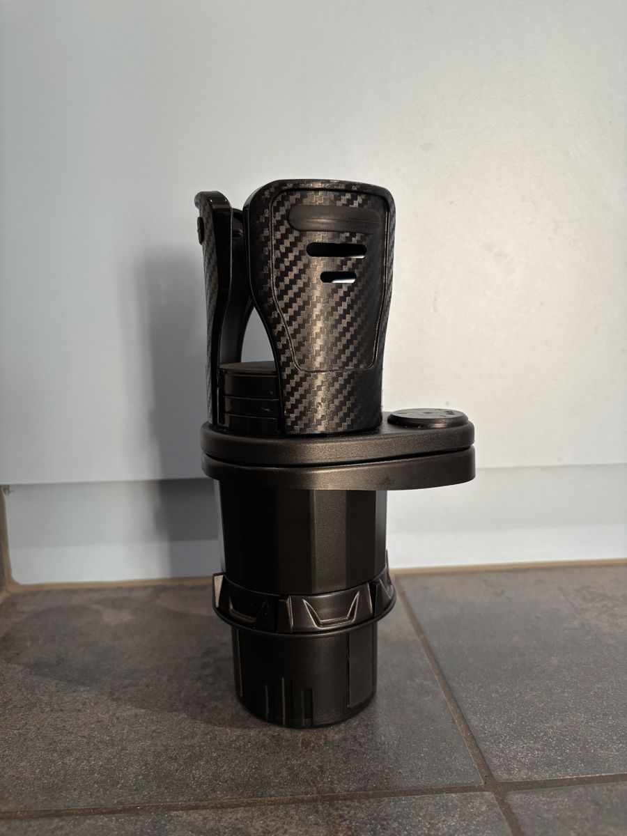 Accessori per altri veicoli: Praktischer Getränkehalter fürs Auto – Usato da Brittnau venduto da sve_77t9 2