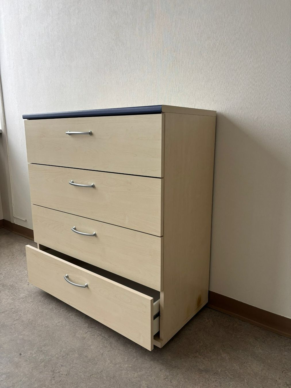 Commodes: Kommode – D'occasion à Oberbuchsiten par nfl_s9qd