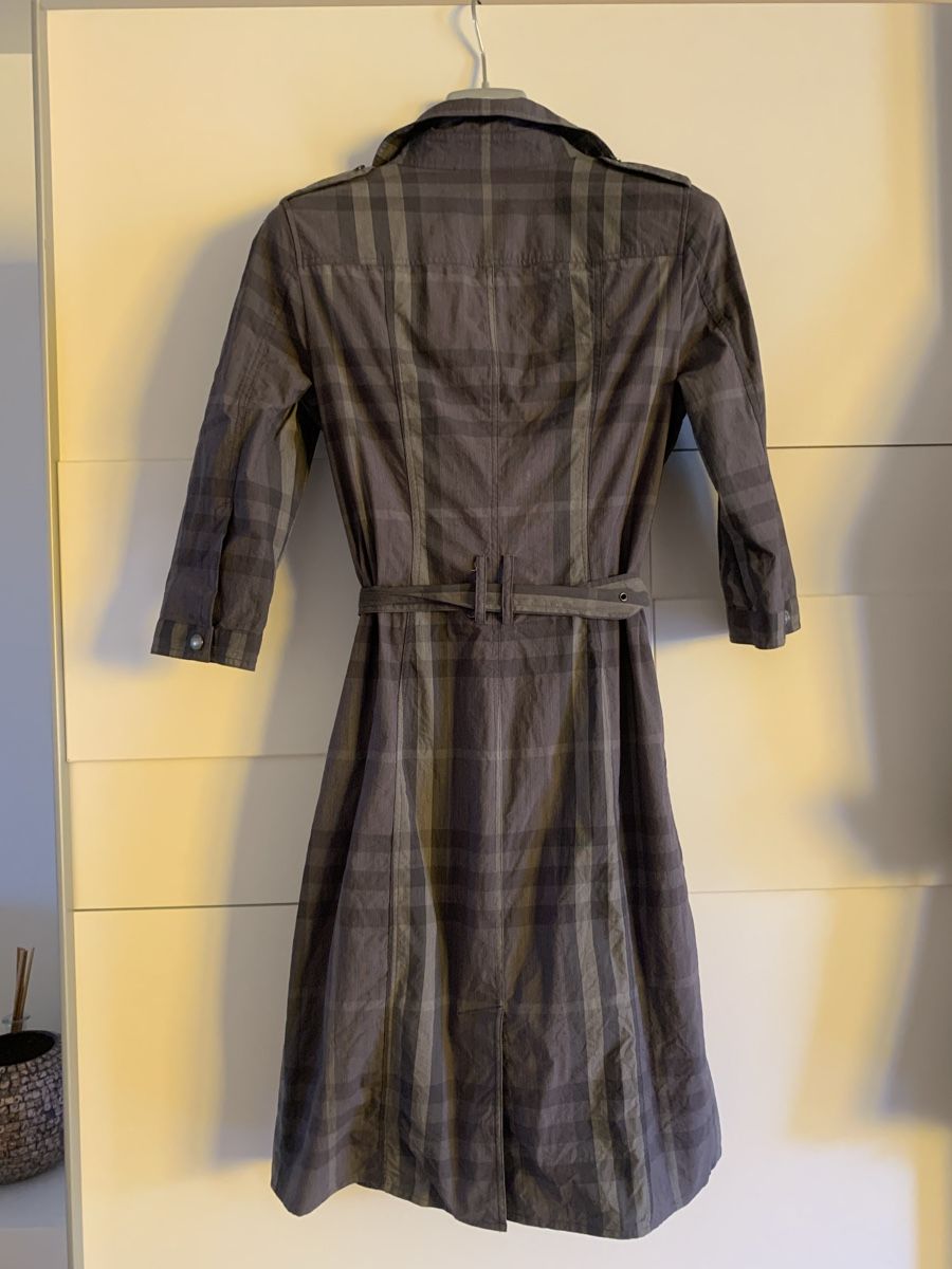 Vestiti: Burberry Kleid – Usato da Zürich venduto da Nikuska32 1