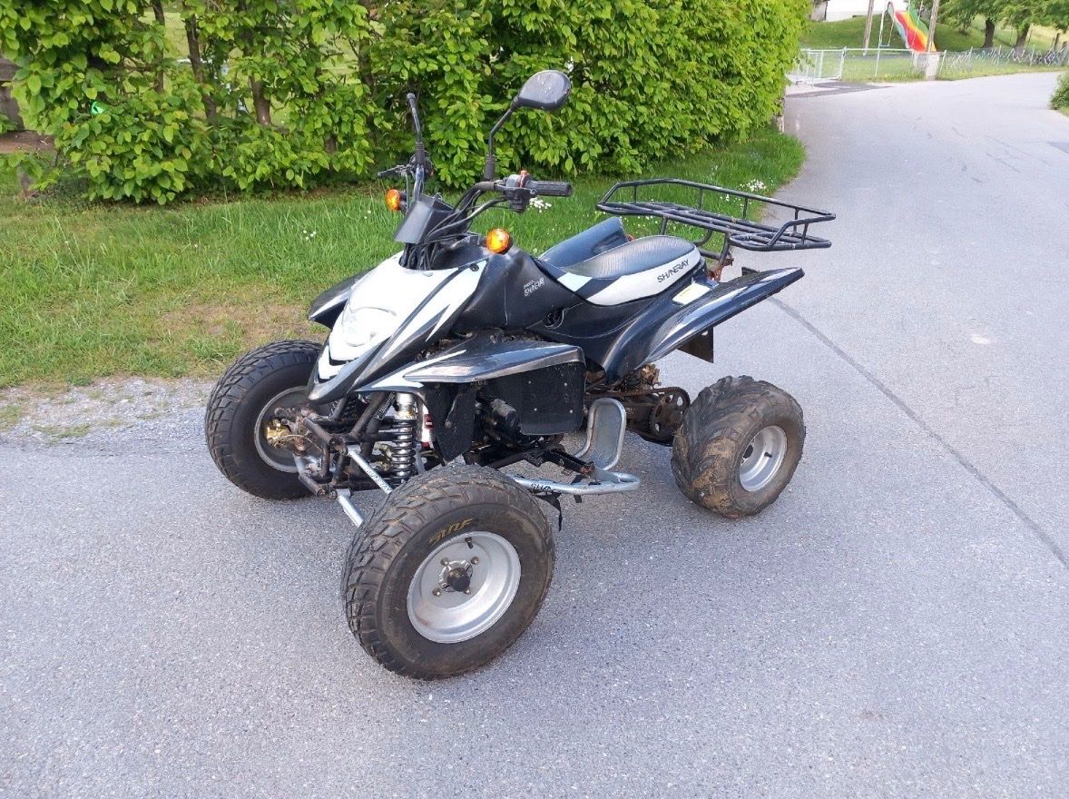 Quads: Quad 250 – Défectueux à Oey par DigRent