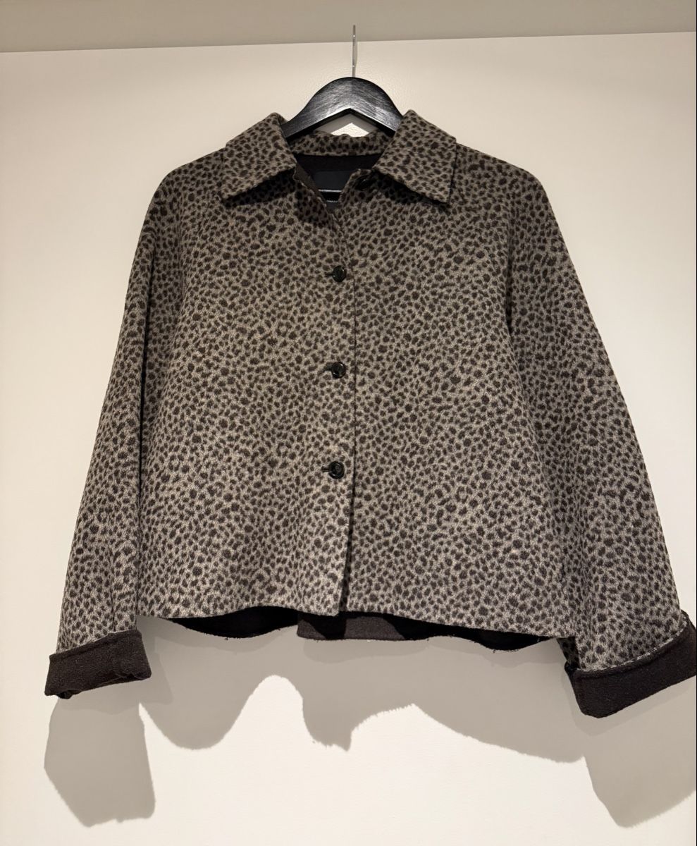 Massimo Dutti Giacche: Massimo Dutti Short Wool Blend Animal Print Coat – Usato da Herisau venduto da LauraHope 2