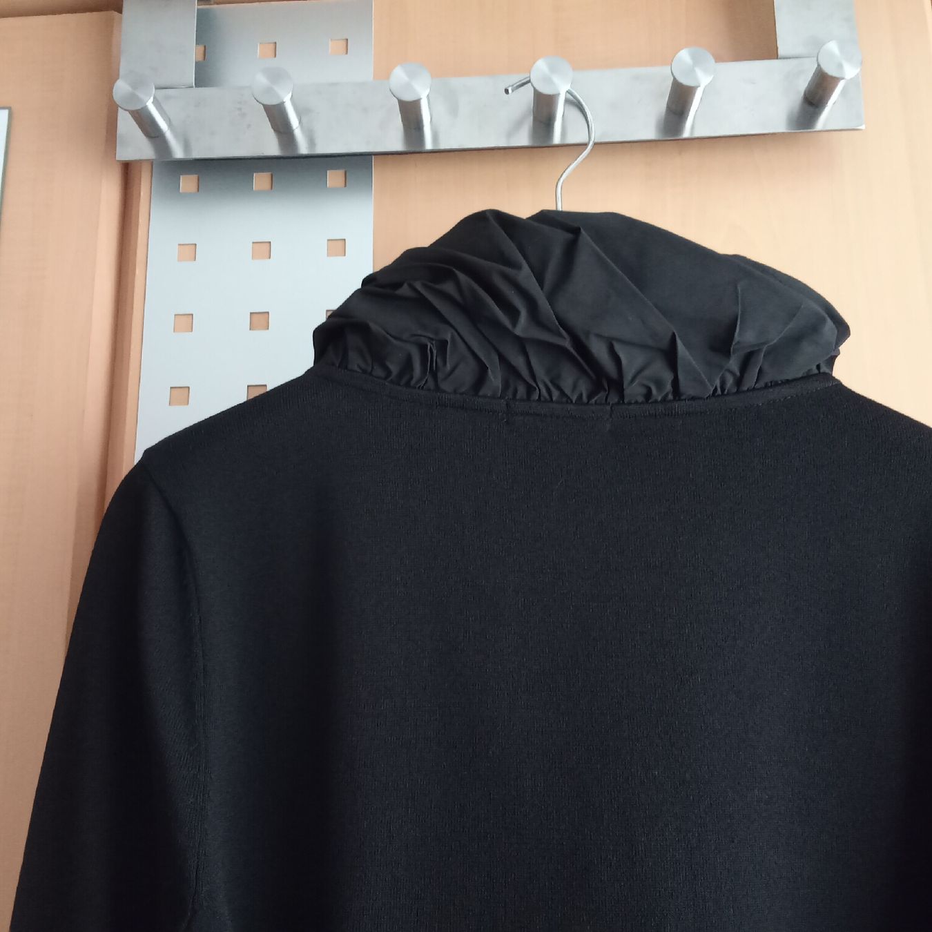 Pullover & Sweatshirts: Mariposa Pullover Gr. M mit auffälligem Kragen. – Gebraucht aus Frauenfeld von clausi 3
