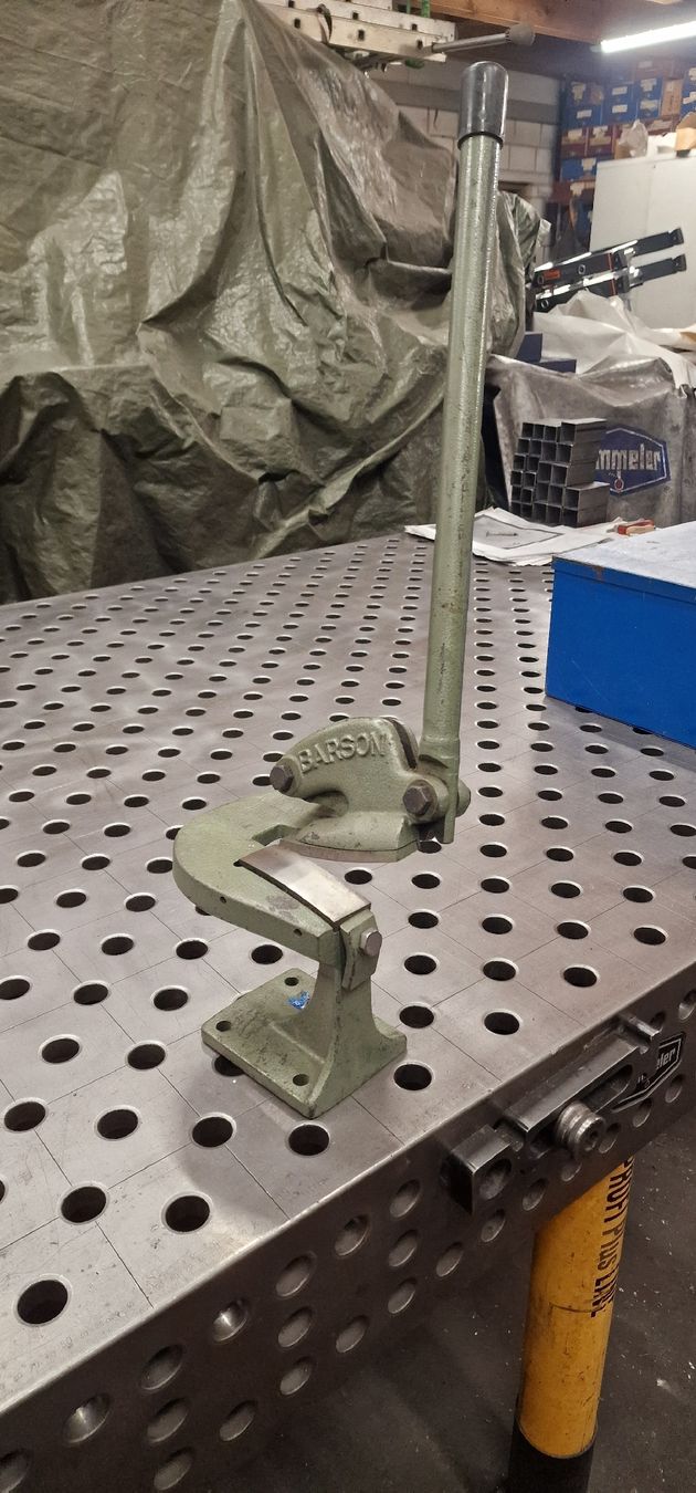 Alle Werkzeuge: HEBELBLECHSCHERE MIT GEBOGENEM MESSER Barson – Gebraucht aus Emmenbrücke von inf_l8yf