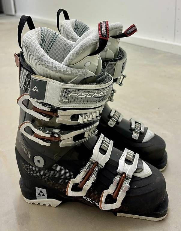 Scarpe da uomo: Fischer RC4 Skischuhe Grösse 27.5 – Usato da Gais venduto da Mellabella_G