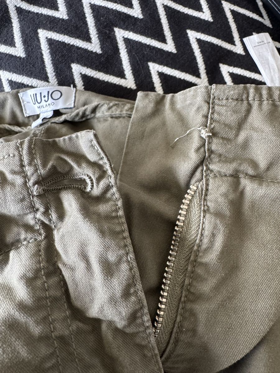 Pantaloni: Liu  Jo cargo pants – Usato da Münchenstein venduto da ArleneLM 5