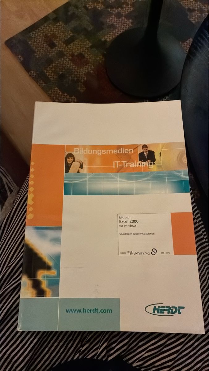 Libri: Manuel Microsoft Excel 2000 Herdt état neuf – Nuovo (secondo la descrizione) da Biel/Bienne venduto da Lianumi