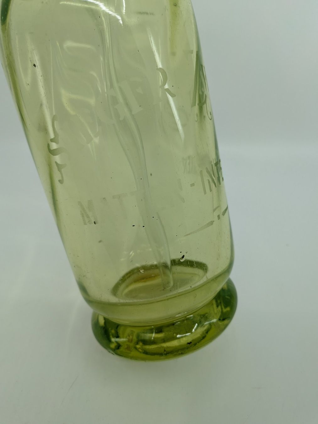 Bottiglie: Antike Syphonflasche vermutlich Uranglas – Usato da Emmen venduto da Brockofsky 2