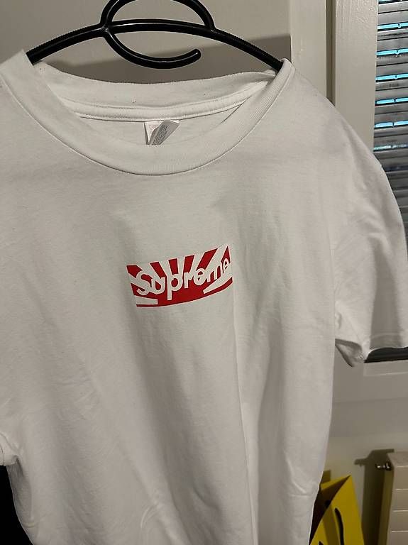 T-shirts: Supreme Boxlogo Japan – D'occasion à Binningen par Ramon_01