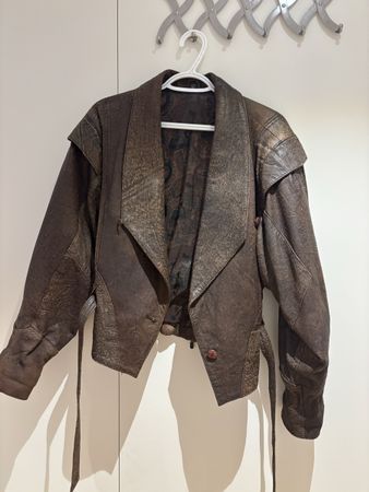 Lederjacke Damen braun mit Gürtel in gebrauchtem Zustand