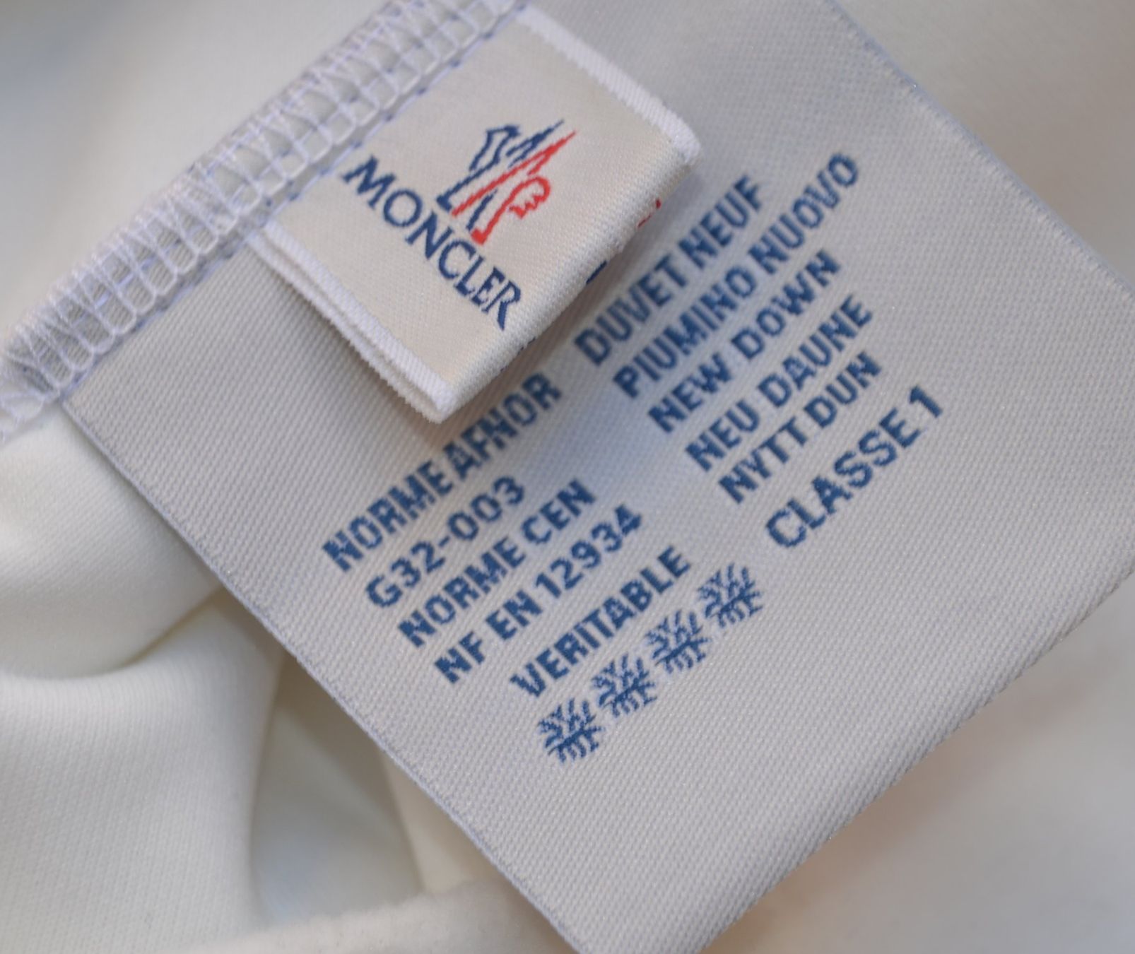 Moncler Giacche: Moncler Sweat-shirt zippé .XS – Usato da Collonges venduto da Auganien 4