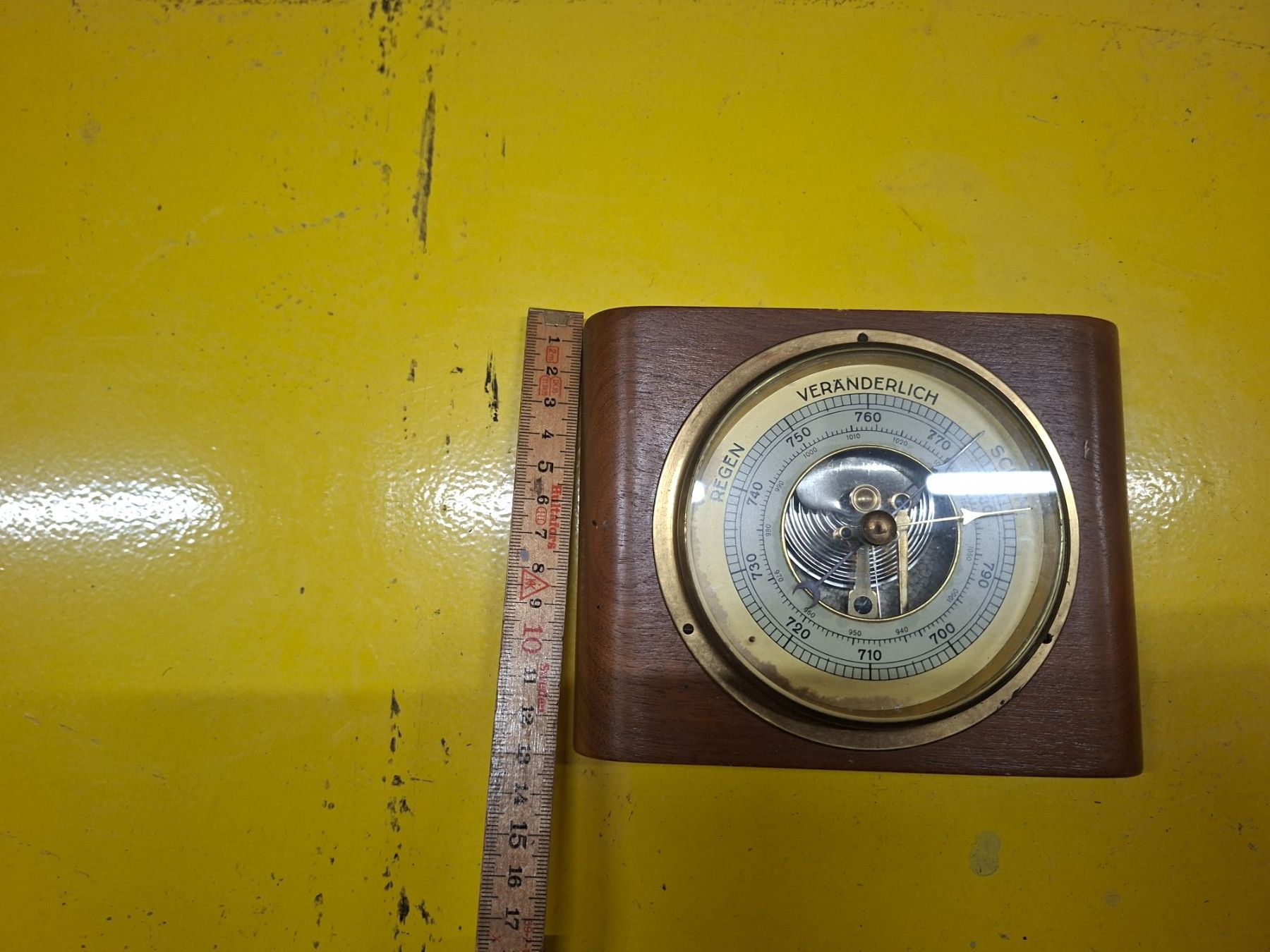 Altri elettrodomestici e apparecchi d’epoca: Wandbarometer aus Holz mit Messinggehäuse gebraucht – Usato da Schaffhausen venduto da meteor7 2