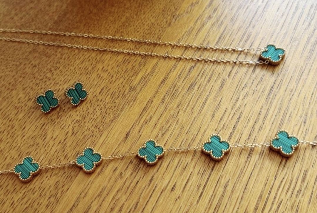 Altri gioielli: Schmuckset mit vierblättrigem Kleeblatt – Nuovo e nell'imballaggio originale da Wohlen AG venduto da kor_8bws