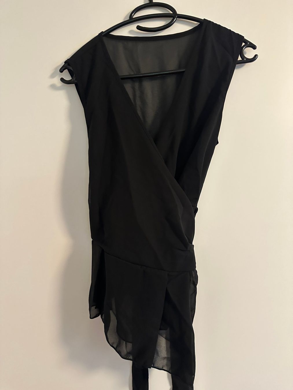 Shein Blusen: originelle edle schwarze Wickelbluse Gothic – Gebraucht aus Freudwil von Feenland2010