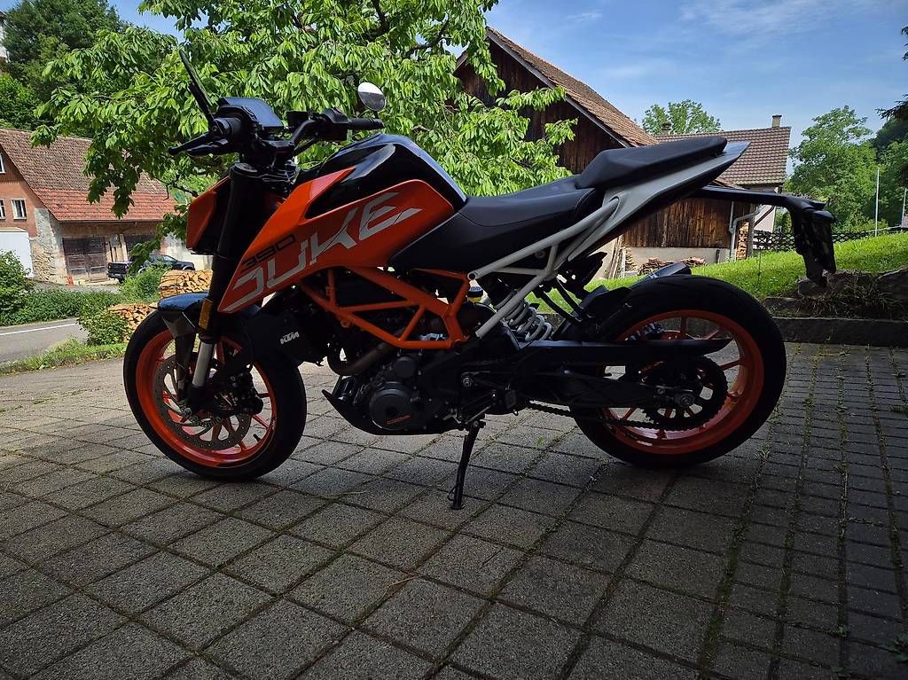 Route: KTM Duke 390 32kW – D'occasion à Waldenburg par cedric24
