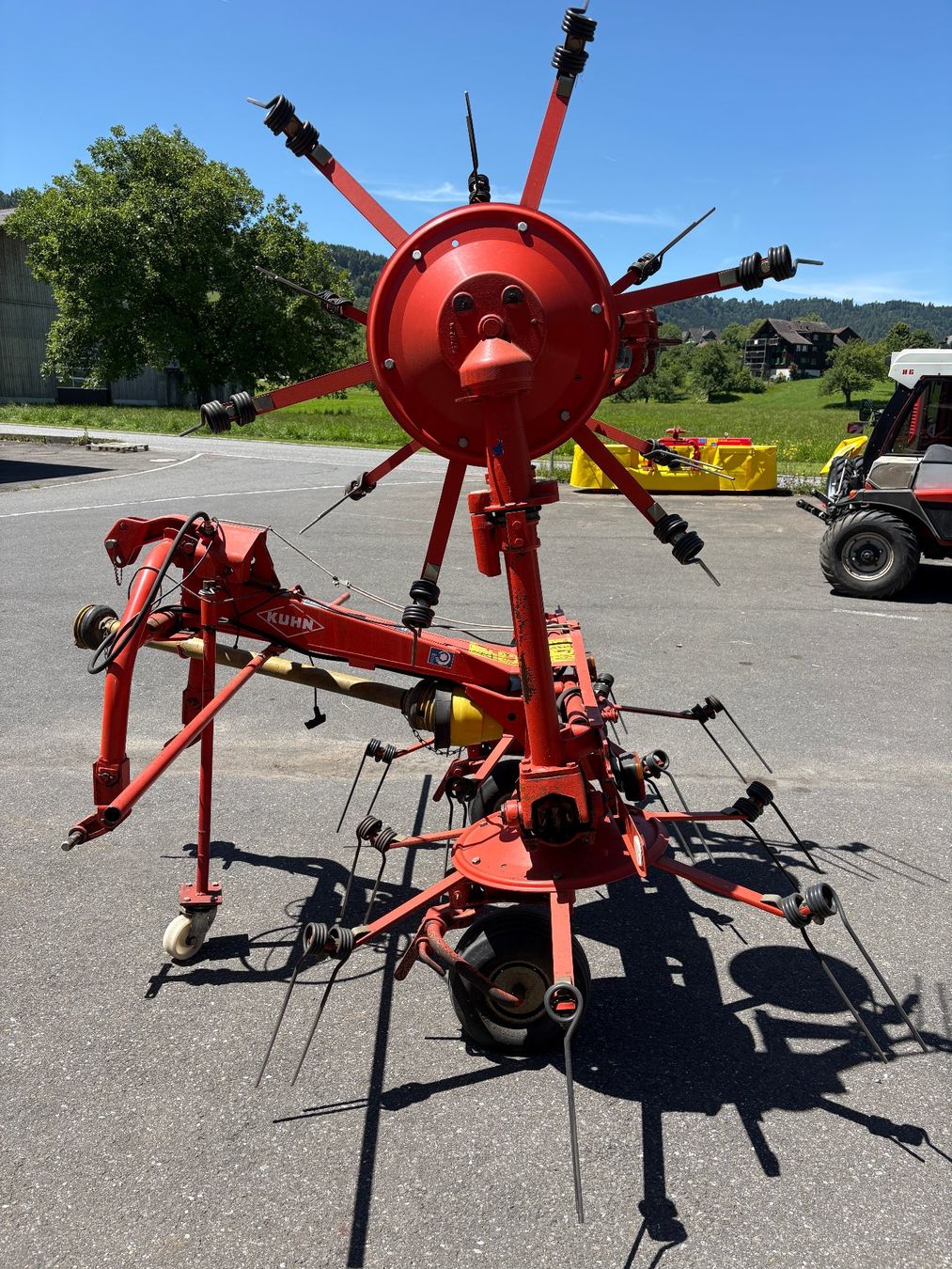 Tutte le macchine: Kreiselheuer Kuhn – Usato da Unterägeri venduto da Zermatt012 1