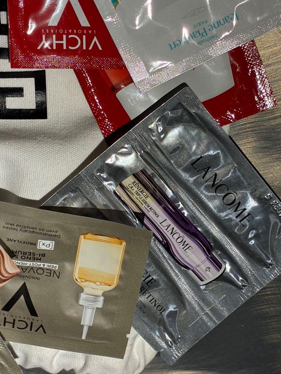 Cura del viso: Set Givenchy:Stoffsac, Prisme Libre Travels.& Proben - neu! – Nuovo e nell'imballaggio originale da Niederglatt ZH venduto da karinso 2