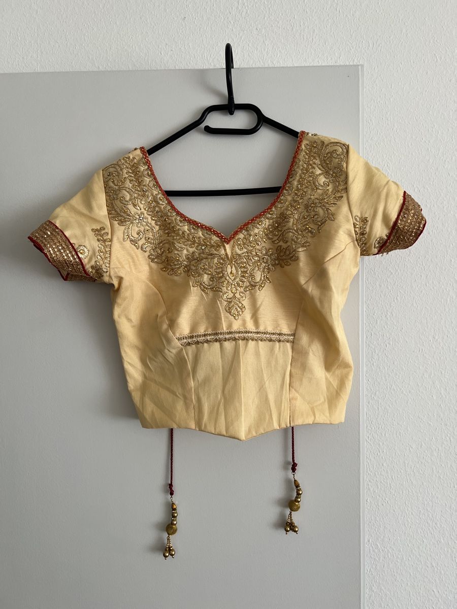 Kleider: Komplettes Sari in gold/rot - M – Neu (gemäss Beschreibung) aus Rothrist von FL_17 2