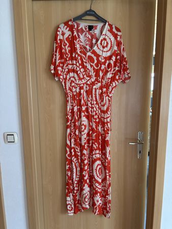Robe neuve taille 1
