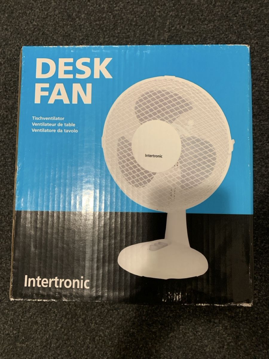 Ventilatori: Intertronic Desk Fan - Keep Cool This Summer! Mint Condition – Usato da Epalinges venduto da Lily2006
