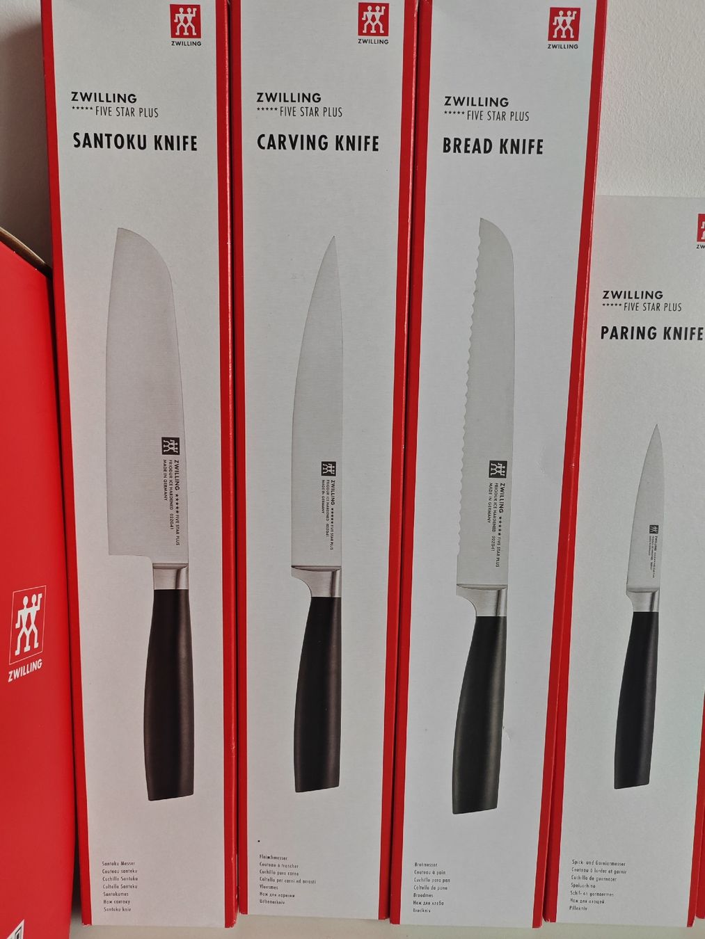 Zwilling Coltelli: Zwilling Knife Set - 5 knives + scissors - NEW – Nuovo (secondo la descrizione) da Schindellegi venduto da Deladelsen 2