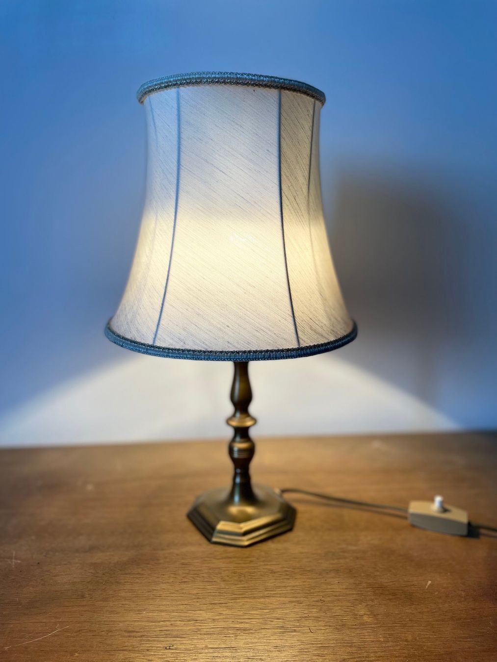 Lampen: Vintage Tischlampe aus Messing mit Stoffschirm – Gebraucht aus Münchenbuchsee von hamama18 2
