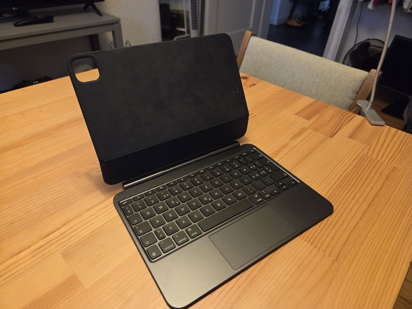 Apple Tastiere: Apple Magic Keyboard Ipad – Nuovo (secondo la descrizione) da Frauenfeld venduto da nik_8z6l 2