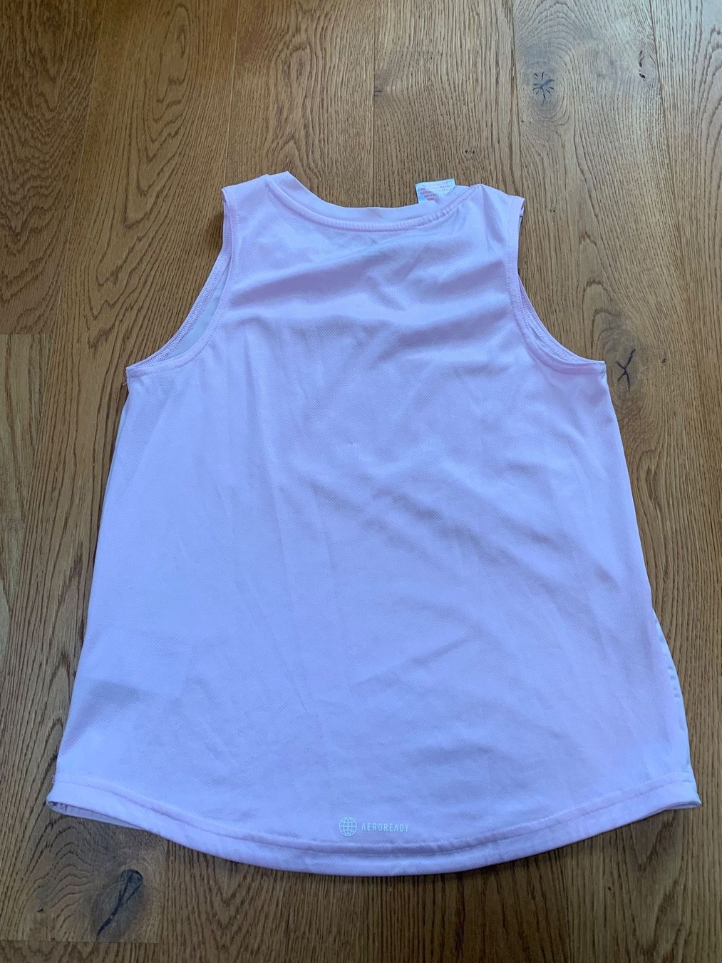 Top: Top de sport Adidas – Usato da Jongny venduto da mel_56b9 1
