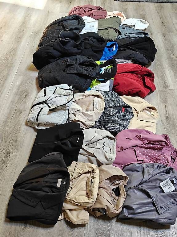Lotti di vestiti: Für Wiederverkäufer 25 Jacken – Usato da Bätterkinden venduto da Elefantenzoo 3