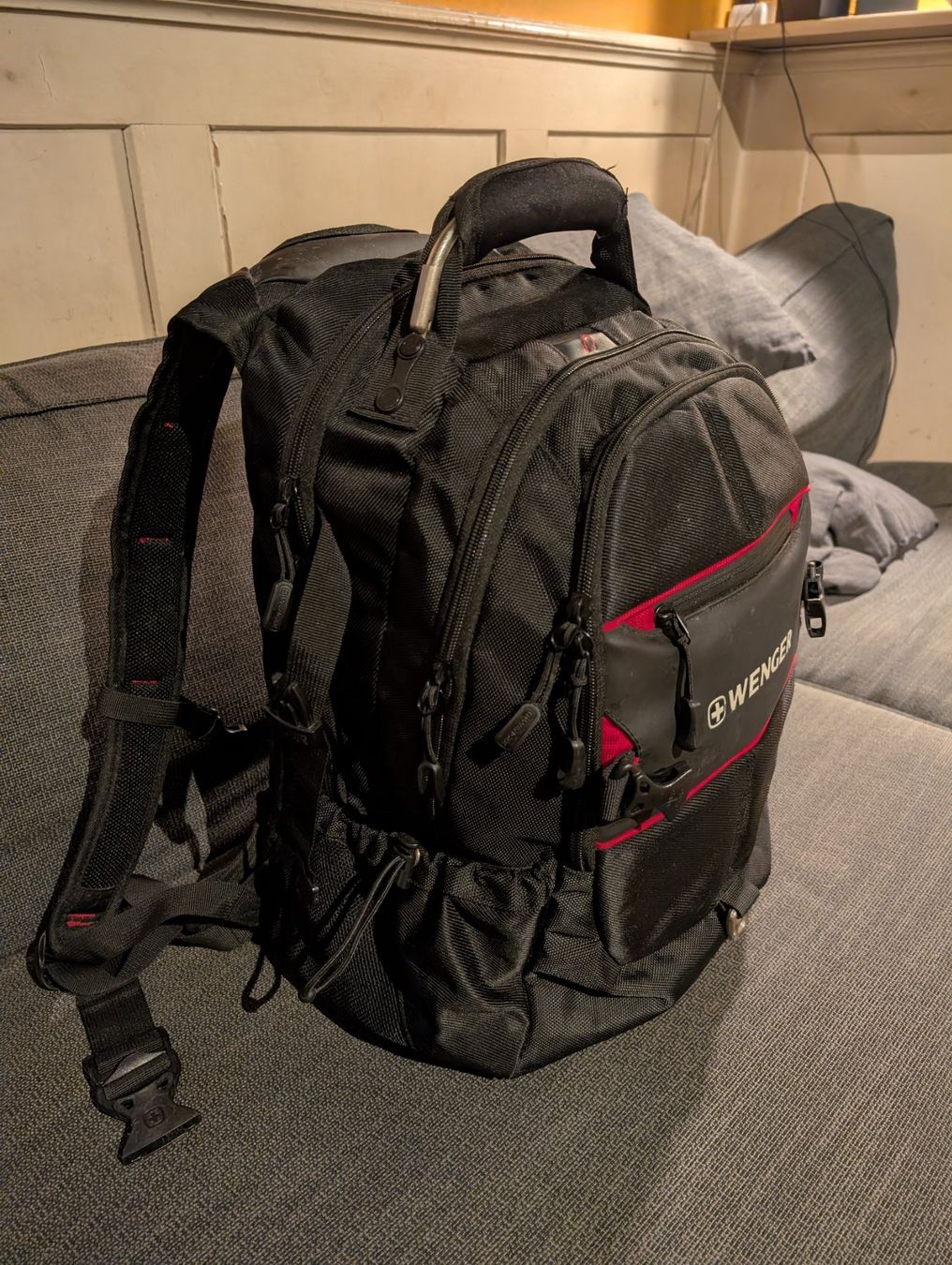 Wenger Zaini: Wenger Rucksack 44cm mit Laptopfach – Usato da Suhr venduto da 54g1