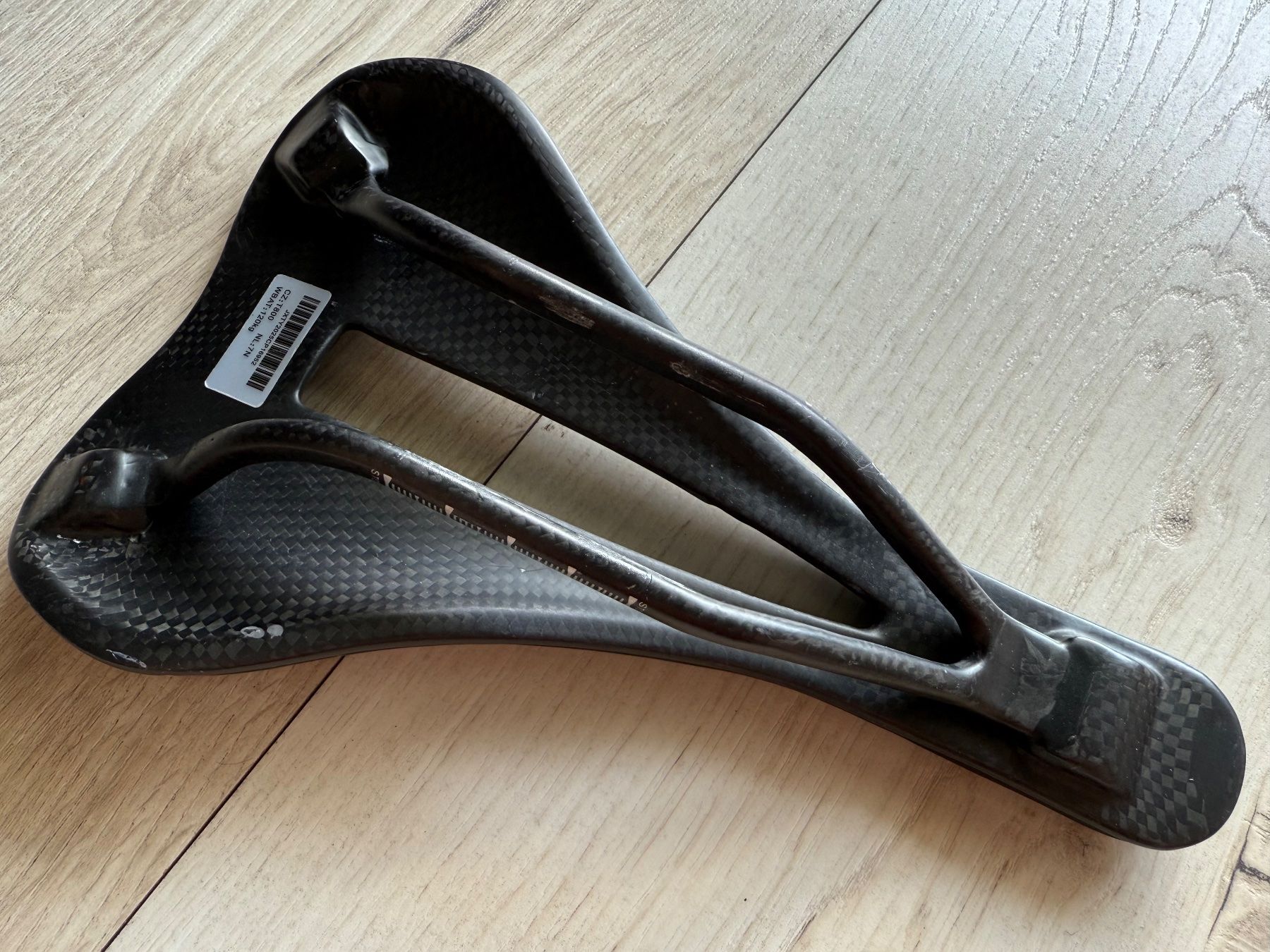 Ersatzteile: Carbon Velosattel 240x140 105g – Gebraucht aus Leysin von awo_cm7y 1