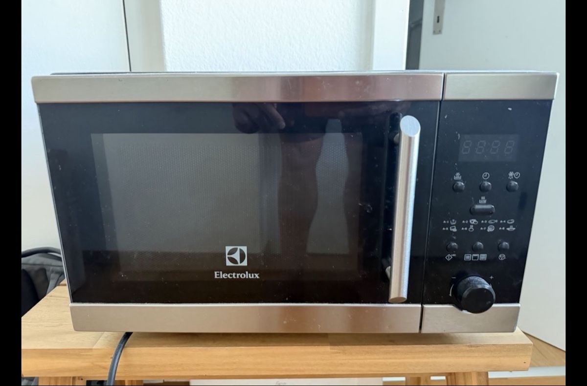 Electrolux Elettrodomestici da cucina: Electrolux-Mikrowelle  – Usato da Wohlen AG venduto da ale_yfy5