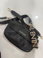 Valentino Handtasche Schwarz Leder mit Logo Gurt Sommer 2024