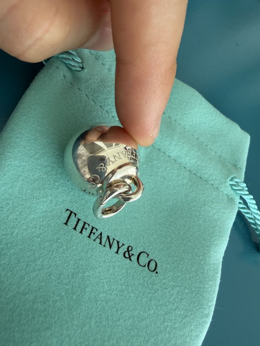 Tiffany & Co. Anhänger: Tiffany & Co. HardWear Silver charm Ball – Neu (gemäss Beschreibung) aus Zürich von nat_k 5