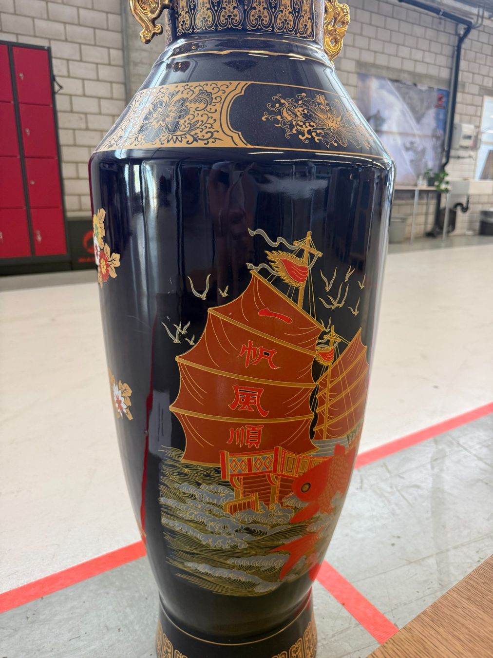 Vasen & Gefässe: Grosse dekorative Bodenvase in asiatischem Stil – Gebraucht aus Seon von natalia_mammut 4