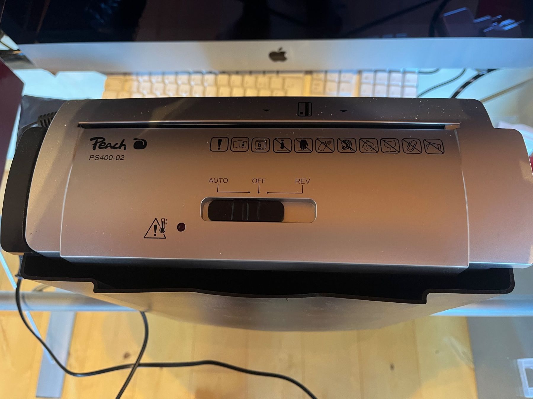 Distruggi documenti: Peach Cut Shredder PS400-02 – Usato da Ferreyres venduto da Malamaro 2