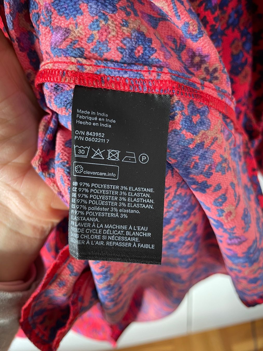 H&M Vestiti: H&M Kleid, Gr. 40, rot-blaues Blumenmuster – Usato da Neukirch an der Thur venduto da bee88 4