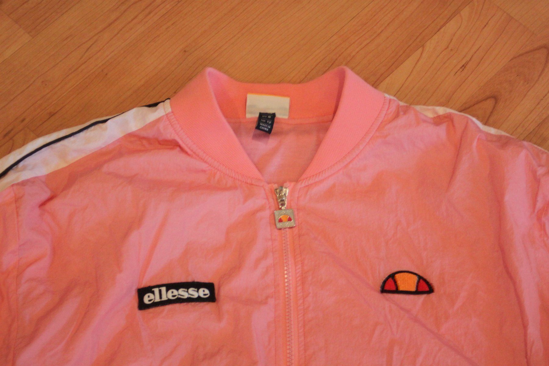 Ellesse Giacche: lachsfarbene Kurz- Jacke 40 Ellesse – Nuovo (secondo la descrizione) da Wenslingen venduto da Strick4Alpaca 2