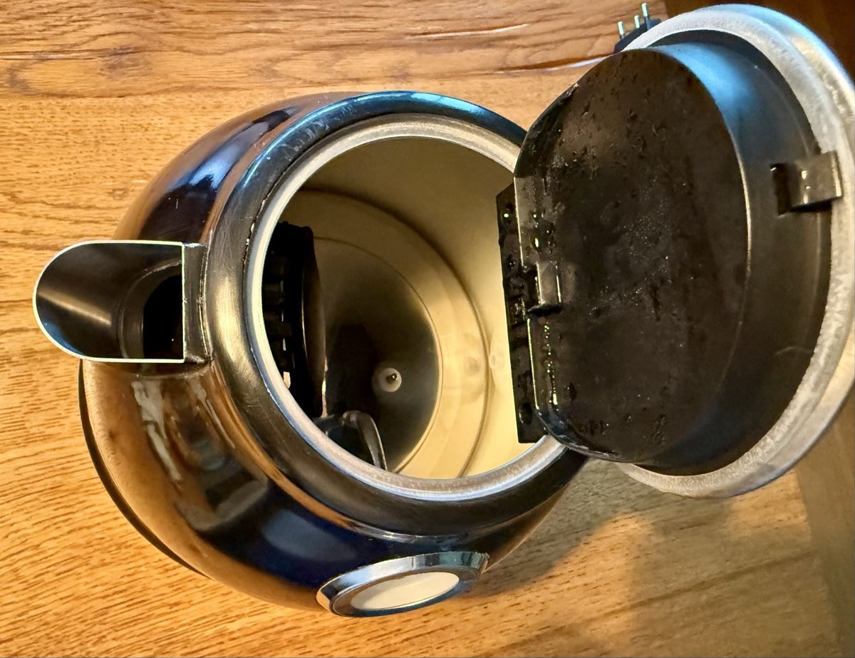 Kitchenaid Bollitori: Kitchenaid Artisan Wasserkocher schwarz – Usato da Allschwil venduto da Artur15 4