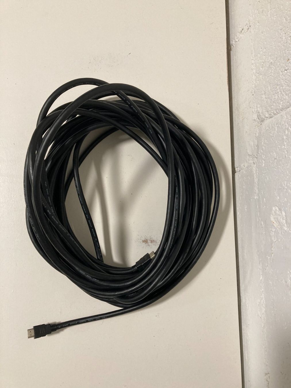 Cavi: HDMI-Kabel 20 Meter – Usato da Hinterkappelen venduto da deev 2