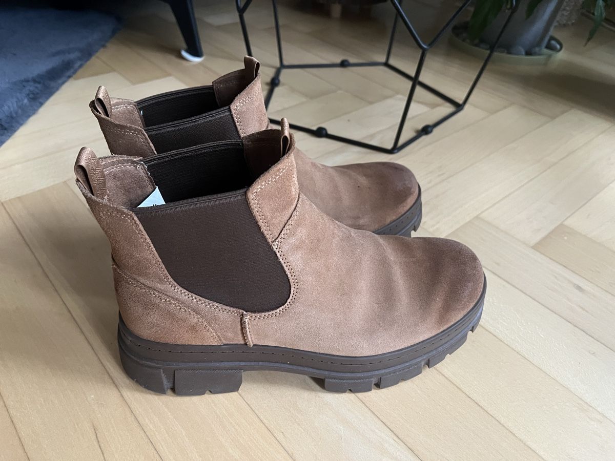 Ugg Herrenschuhe: UGG Brown Suede Chelsea Boots - Size 44- Fall Ready! – Neu (gemäss Beschreibung) aus Zürich von tra_wl8x 4